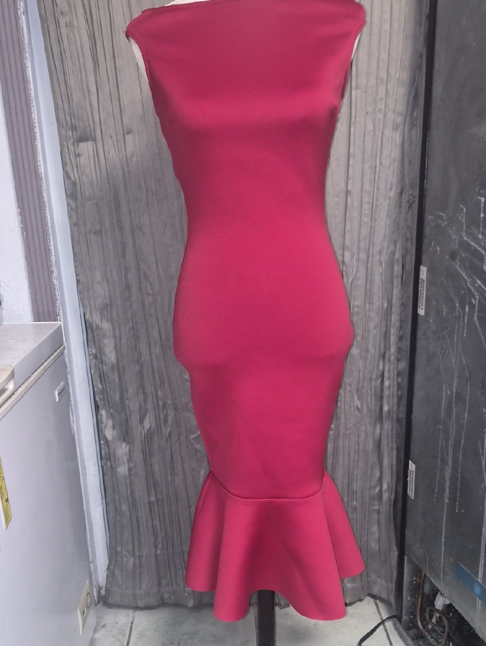 Va Va Voom Red Mermaid Midi Dress Super Cute
